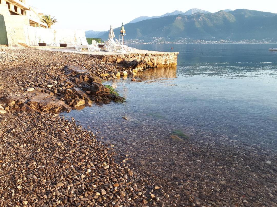 Apartments Sino More Tivat Buitenkant foto