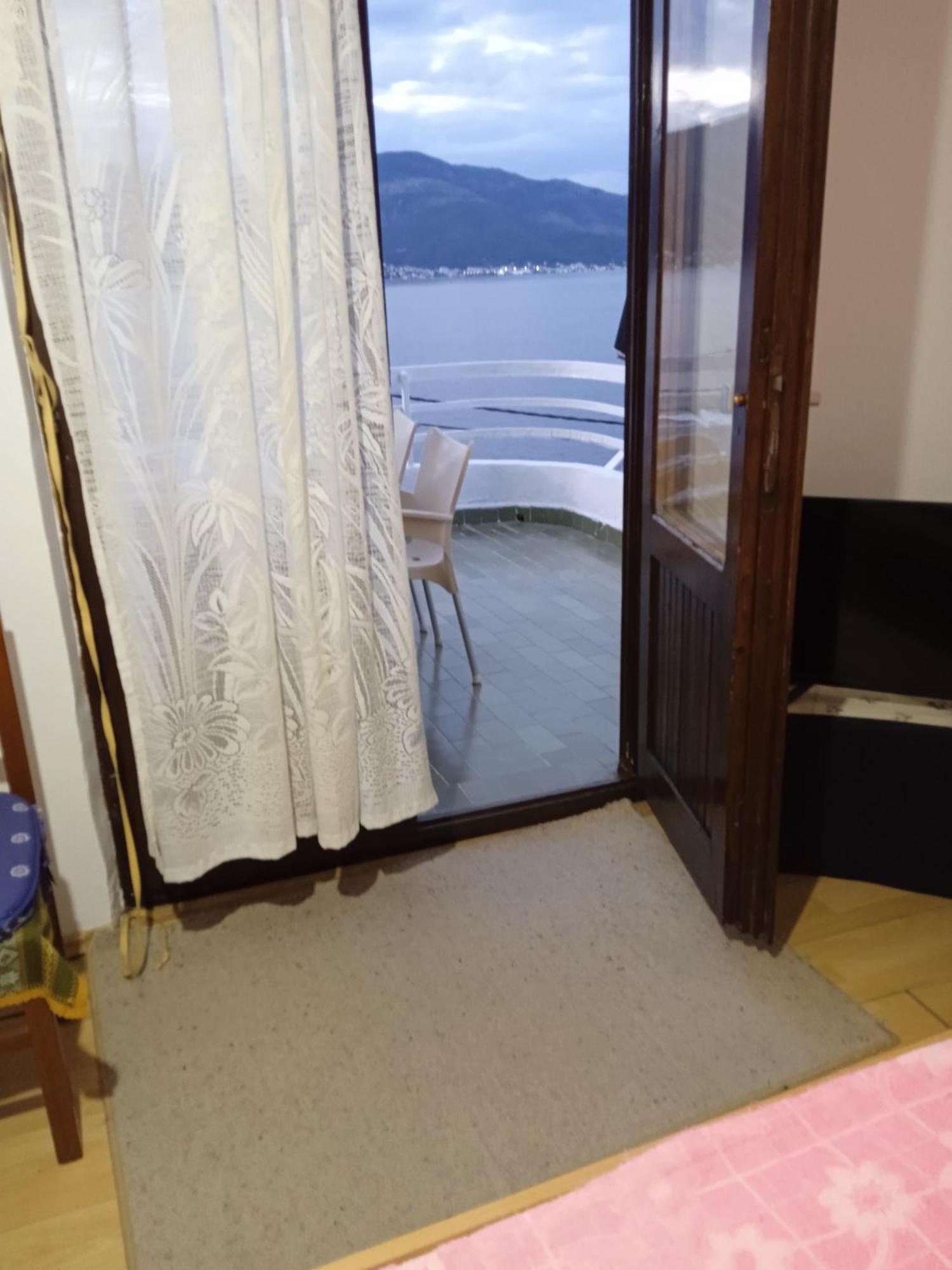 Apartments Sino More Tivat Buitenkant foto
